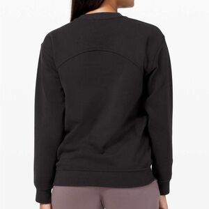 Lululemon All Yours Crew  Fleece size 6 woman’s / black